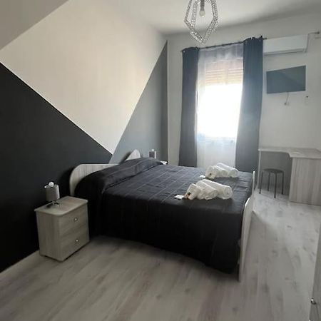 Апартаменти Tommy House Катанія Екстер'єр фото